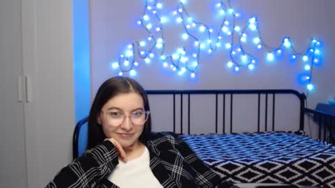 Snapshot of alice_________________________ chatting on December 21, 6:55 pm Alice online show from December 21, 6:55 pm