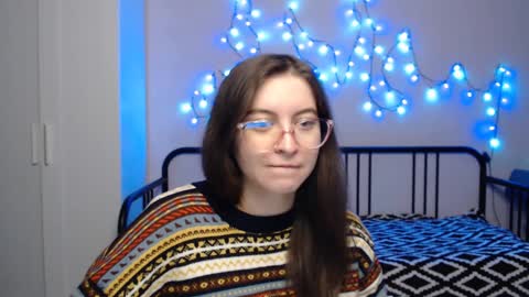 Snapshot of alice_________________________ chatting on December 25, 6:30 pm Alice online show from December 25, 6:30 pm