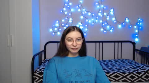 Snapshot of alice_________________________ chatting on January 6, 6:52 pm Alice online show from January 6, 6:52 pm