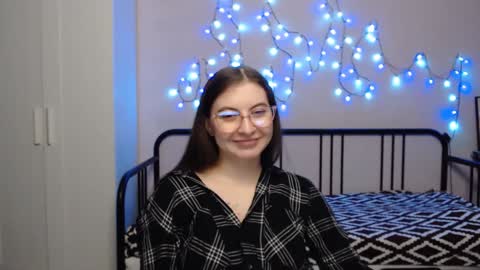 Snapshot of alice_________________________ chatting on January 24, 6:25 pm Alice online show from January 24, 6:25 pm