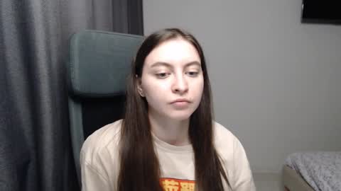 Snapshot of alice_________________________ chatting on February 8, 9:36 pm Alice online show from February 8, 9:36 pm