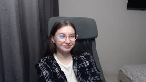 Snapshot of alice_________________________ chatting on February 15, 7:17 pm Alice online show from February 15, 7:17 pm