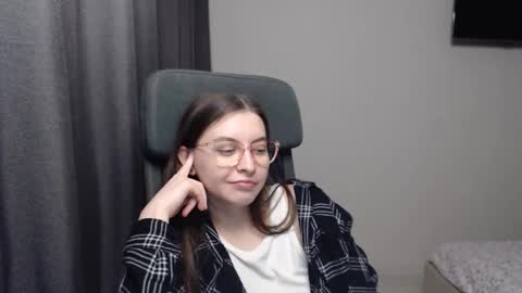 Snapshot of alice_________________________ chatting on February 15, 10:21 pm Alice online show from February 15, 10:21 pm