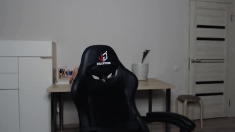 Snapshot of alice_________________________ chatting on March 2, 6:30 pm Alice online show from March 2, 6:30 pm