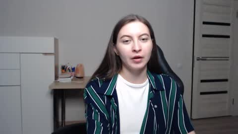 Snapshot of alice_________________________ chatting on March 9, 7:48 pm Alice online show from March 9, 7:48 pm