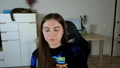 Snapshot of alice_________________________ chatting on September 9, 4:50 pm Alice online show from September 9, 4:50 pm