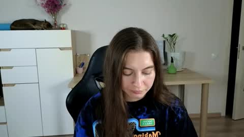 Snapshot of alice_________________________ chatting on October 2, 7:10 pm Alice online show from October 2, 7:10 pm