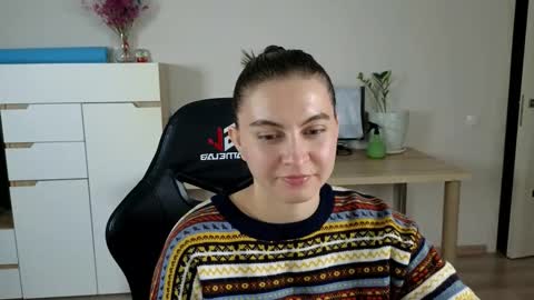 Snapshot of alice_________________________ chatting on October 5, 5:11 pm Alice online show from October 5, 5:11 pm