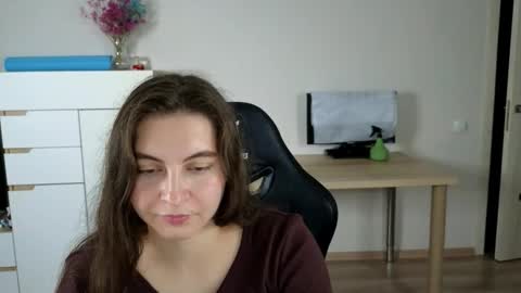 Snapshot of alice_________________________ chatting on October 9, 10:19 pm Alice online show from October 9, 10:19 pm