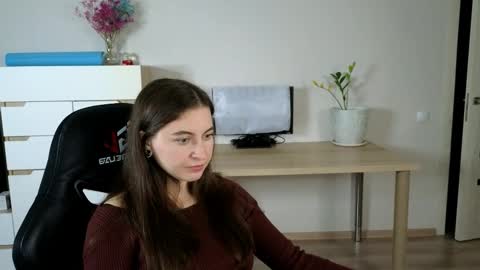 Snapshot of alice_________________________ chatting on October 15, 8:31 pm Alice online show from October 15, 8:31 pm