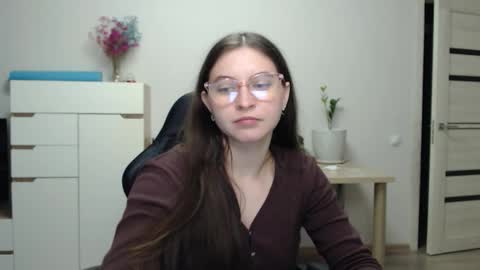 Snapshot of alice_________________________ chatting on November 5, 4:29 pm Alice online show from November 5, 4:29 pm