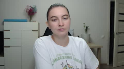 Snapshot of alice_________________________ chatting on November 6, 5:25 pm Alice online show from November 6, 5:25 pm