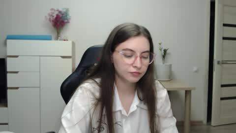 Alice online show from November 7, 6:52 pm