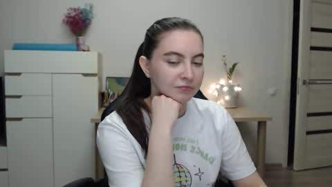 Snapshot of alice_________________________ chatting on November 30, 4:44 pm Alice online show from November 30, 4:44 pm