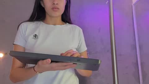 Snapshot of alice__susan chatting on April 15, 7:54 pm Alice Susan online show from April 15, 7:54 pm