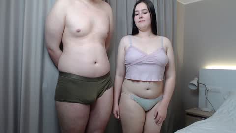 Snapshot of alice_and_jonathan chatting on January 29, 10:16 am alice and jonathan online show from January 29, 10:16 am