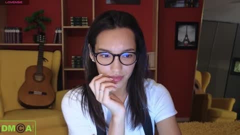 Snapshot of alice_bane chatting on December 19, 4:35 pm A R Y A  T I A online show from December 19, 4:35 pm