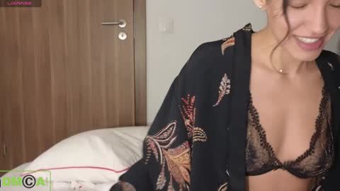 Snapshot of alice_bane chatting on January 5, 7:49 pm A R Y A  T I A online show from January 5, 7:49 pm