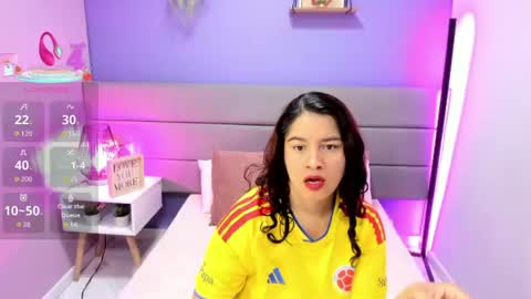 Snapshot of alice_brookss_ chatting on July 4, 1:06 pm alice_brookss_ online show from July 4, 1:06 pm