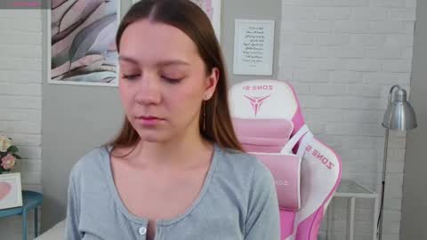 Alice in Wonderland  online show from March 1, 5:09 am