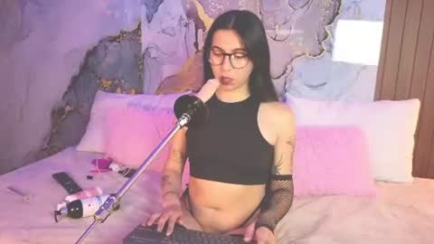 Mey online show from June 21, 12:30 pm