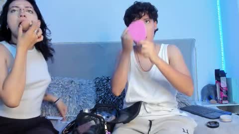 Snapshot of alice_dark21 chatting on January 6, 4:38 am Alice Dark online show from January 6, 4:38 am