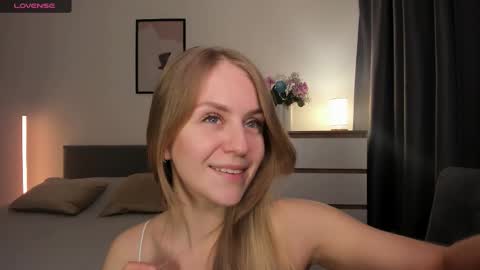 alice_dias online show from February 20, 3:56 pm