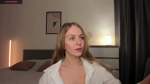 alice_dias online show from March 1, 4:31 pm