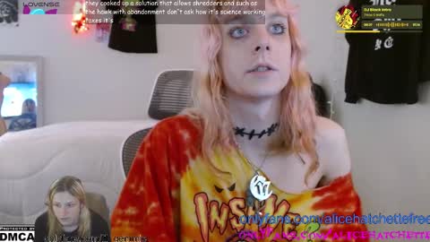 Snapshot of alice_hatchette chatting on September 18, 7:38 pm Alice Hatchette online show from September 18, 7:38 pm