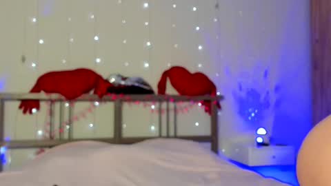 Snapshot of alice_hotlikefire chatting on December 2, 7:03 am Hot Like Fire online show from December 2, 7:03 am