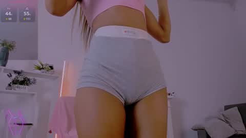 Snapshot of alice_in_the__wonderland chatting on July 12, 6:37 am Alice online show from July 12, 6:37 am