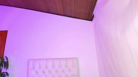 alice_jonnes_ online show from April 4, 7:06 am