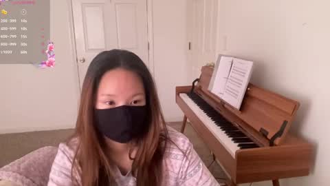 Alice Lee online show from March 18, 11:30 pm