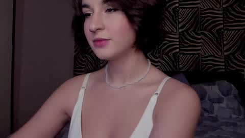 Snapshot of alice_love_fuck chatting on October 27, 9:02 am Alice love fuck online show from October 27, 9:02 am