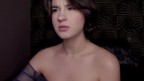 Snapshot of alice_love_fuck chatting on October 31, 12:06 pm Alice love fuck online show from October 31, 12:06 pm