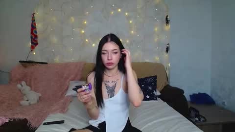 Snapshot of alice_love_fuck02 chatting on October 11, 10:47 am alice_love_fuck02 online show from October 11, 10:47 am