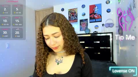 alice and amber online show from January 16, 3:49 pm