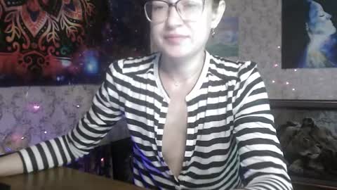 Snapshot of alice_peach chatting on October 9, 11:19 am bigclit daddy squirt bigdildo fit online show from October 9, 11:19 am