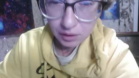Snapshot of alice_peach chatting on October 12, 3:44 pm bigclit daddy squirt bigdildo fit online show from October 12, 3:44 pm