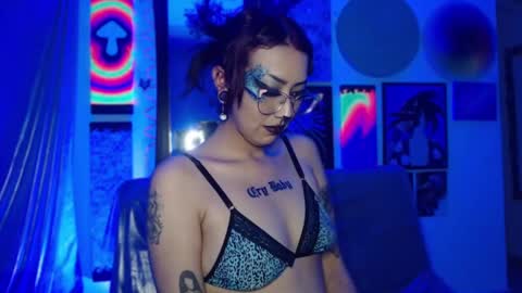 Snapshot of alice_phantom chatting on January 11, 5:10 am online show from January 11, 5:10 am