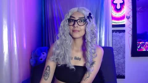 Snapshot of alice_phantom chatting on September 14, 12:43 am online show from September 14, 12:43 am