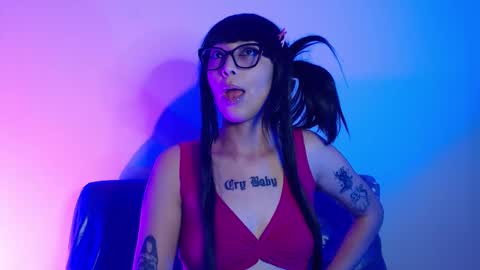 Snapshot of alice_phantom chatting on January 17, 1:21 am online show from January 17, 1:21 am