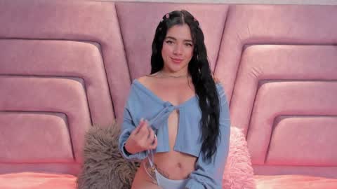 Snapshot of alice_rose5 chatting on April 24, 4:04 am Alice online show from April 24, 4:04 am