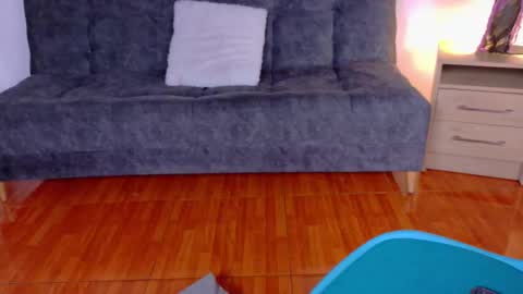 Snapshot of alice_rous21 chatting on October 20, 2:06 pm alice_rous21 online show from October 20, 2:06 pm