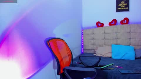 alice_summer1 online show from December 4, 9:40 am