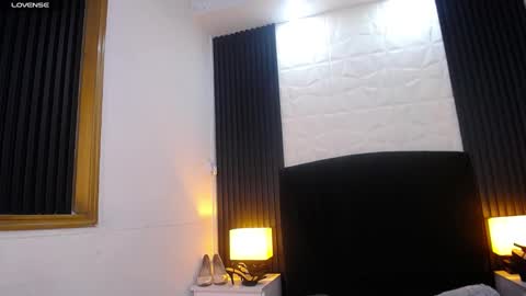 Snapshot of alice_sweetmomma chatting on December 17, 10:22 pm Alice online show from December 17, 10:22 pm