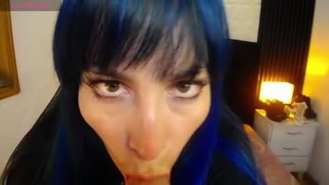 Snapshot of alice_sweetmomma chatting on December 23, 9:40 pm Alice online show from December 23, 9:40 pm