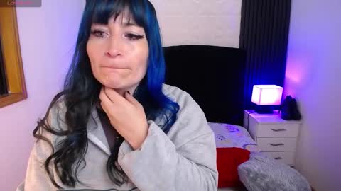 Snapshot of alice_sweetmomma chatting on February 26, 7:05 pm Alice online show from February 26, 7:05 pm