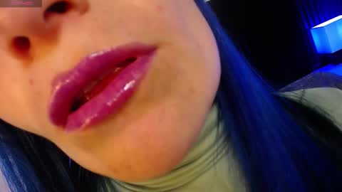 Snapshot of alice_sweetmomma chatting on September 10, 7:25 pm Alice online show from September 10, 7:25 pm