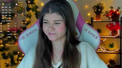 Snapshot of alice_tails chatting on October 12, 2:16 pm Alice online show from October 12, 2:16 pm